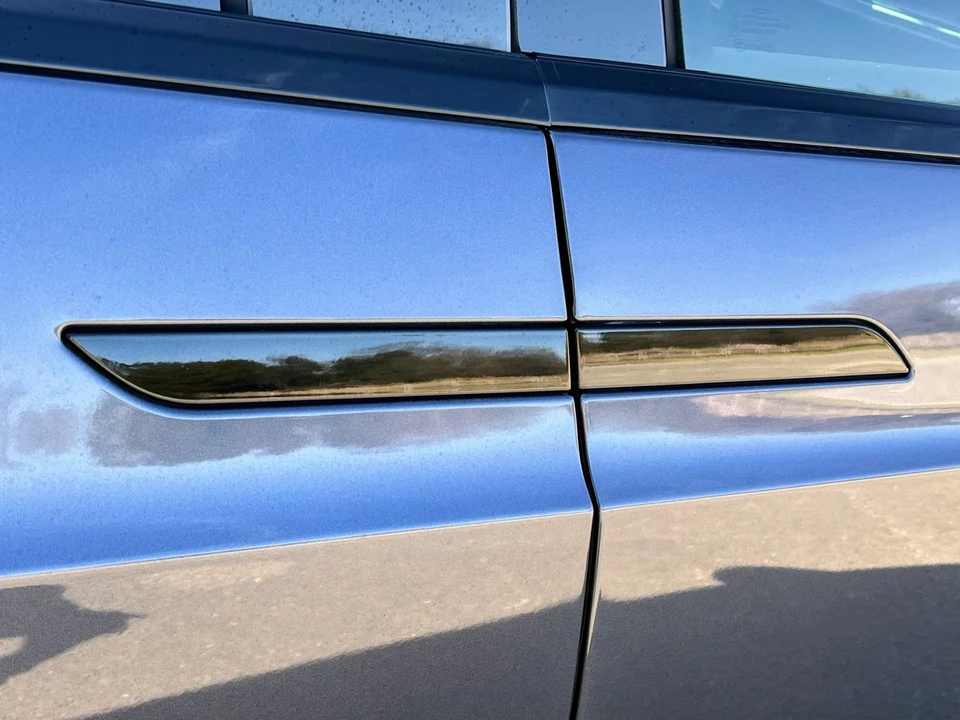 2023 Tesla Model X Plaid - Image 18 of 21