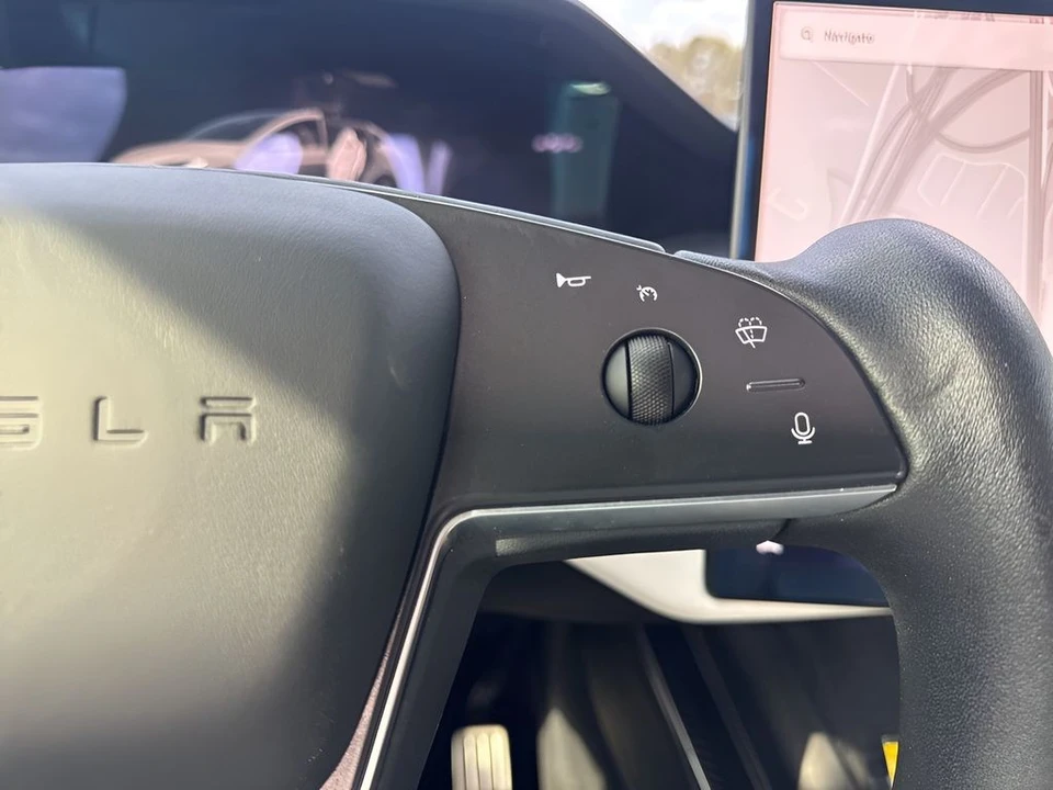 2023 Tesla Model X Plaid - Image 17 of 21