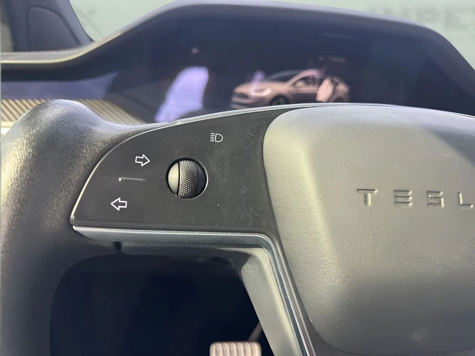 2023 Tesla Model X Plaid - Image 16 of 21