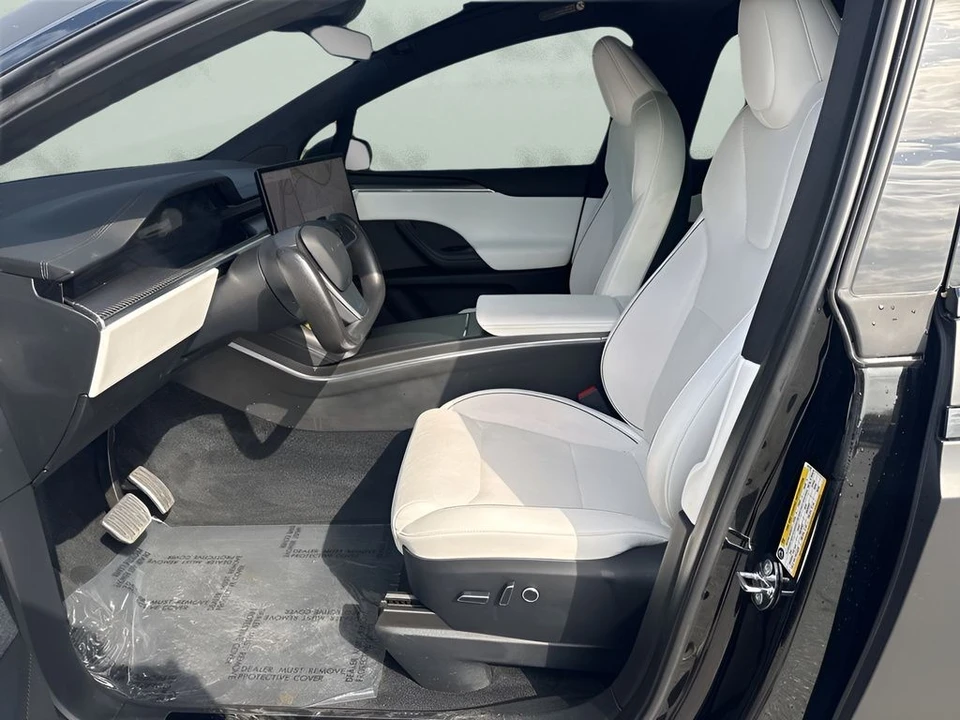 2023 Tesla Model X Plaid - Image 9 of 21
