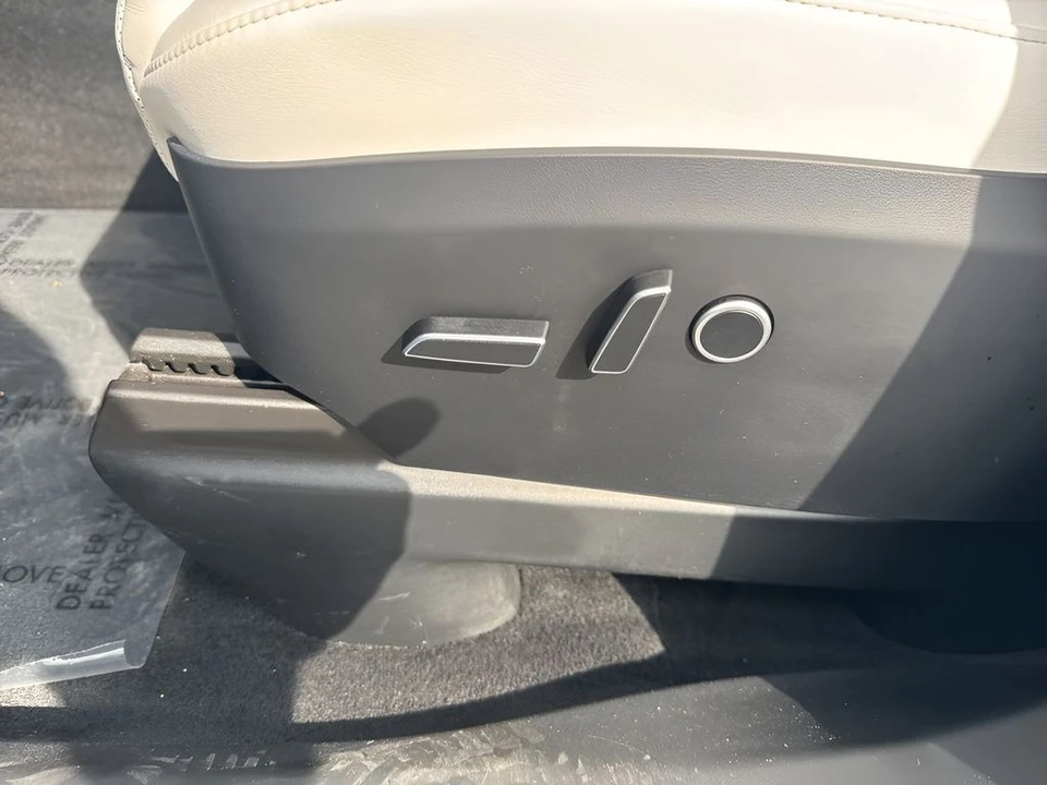 2023 Tesla Model X Plaid - Image 10 of 21