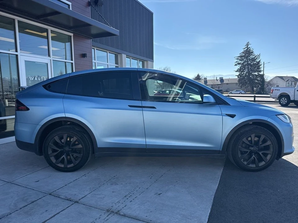 2023 Tesla Model X Plaid - Image 8 of 21
