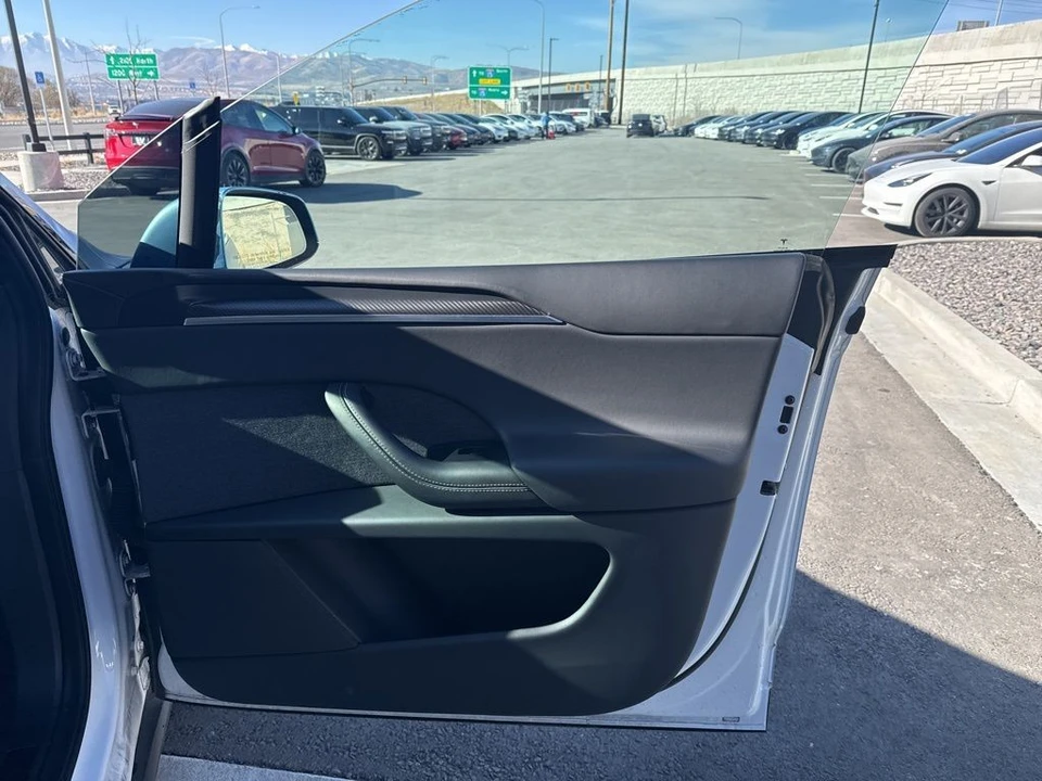 2023 Tesla Model X Plaid - Image 20 of 21