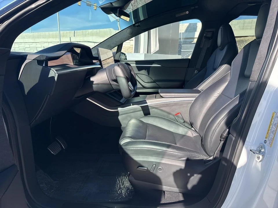 2023 Tesla Model X Plaid - Image 12 of 21