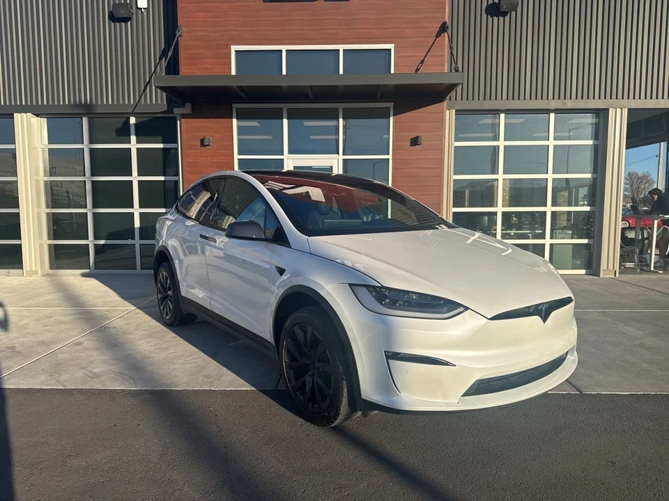 2023 Tesla Model X Plaid - Image 2 of 21