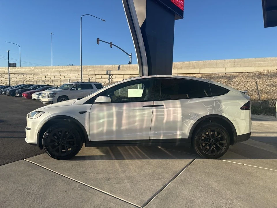 2023 Tesla Model X Plaid - Image 5 of 21