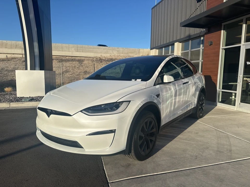 2023 Tesla Model X Plaid - Image 4 of 21