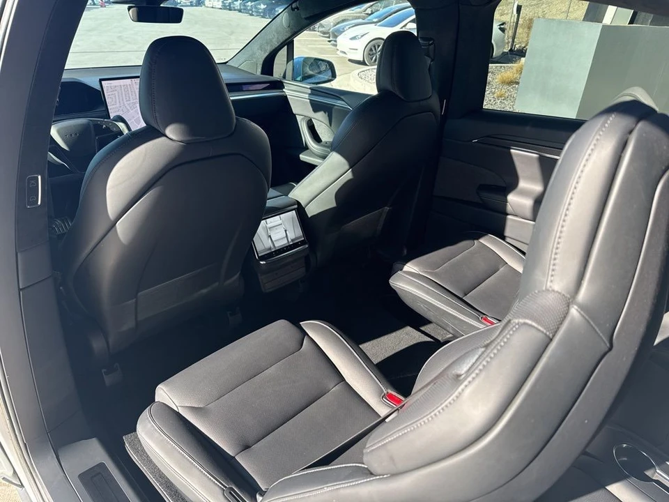 2023 Tesla Model X Plaid - Image 15 of 21