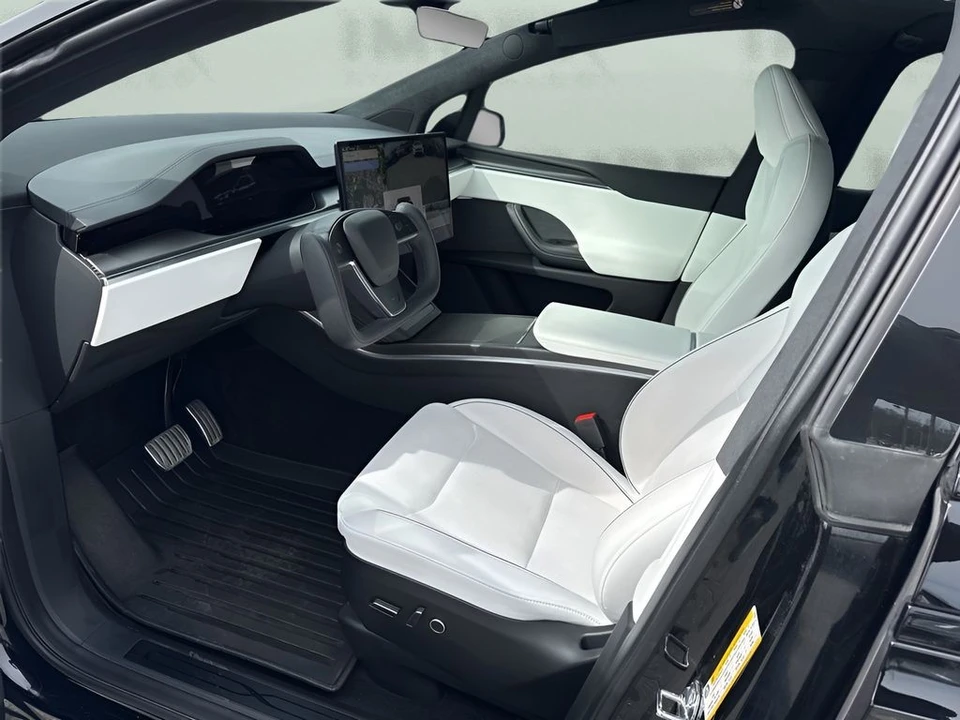 2023 Tesla Model X Plaid - Image 9 of 12
