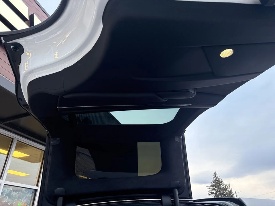 2023 Tesla Model X Plaid - Image 18 of 21