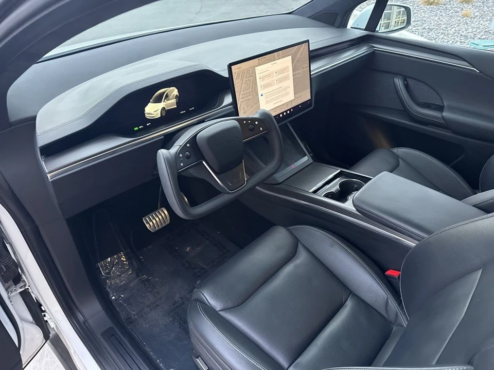 2023 Tesla Model X Plaid - Image 11 of 21