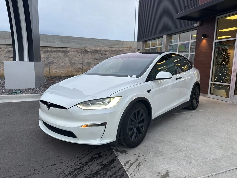 2023 Tesla Model X Plaid - Image 3 of 21