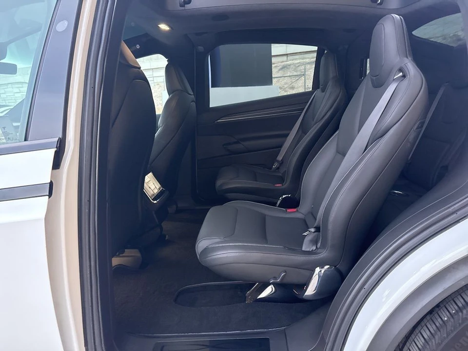 2023 Tesla Model X Plaid - Image 15 of 21