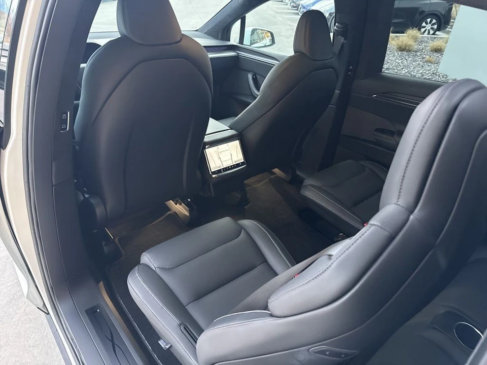 2023 Tesla Model X Plaid - Image 14 of 21