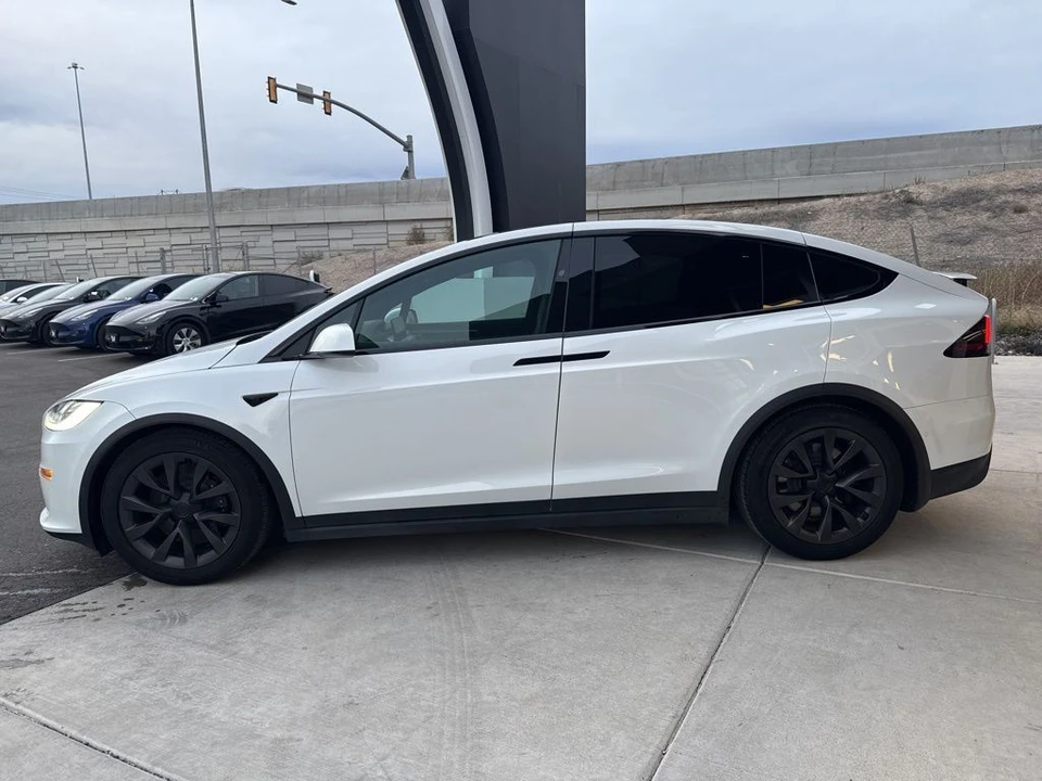 2023 Tesla Model X Plaid - Image 4 of 21