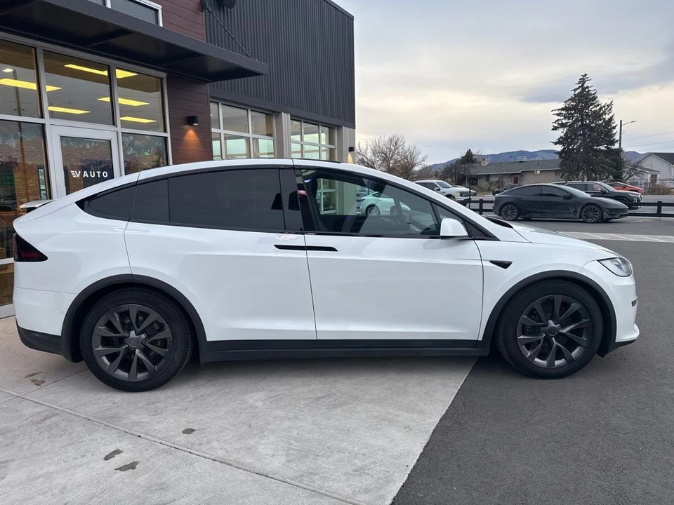 2023 Tesla Model X Plaid - Image 8 of 21