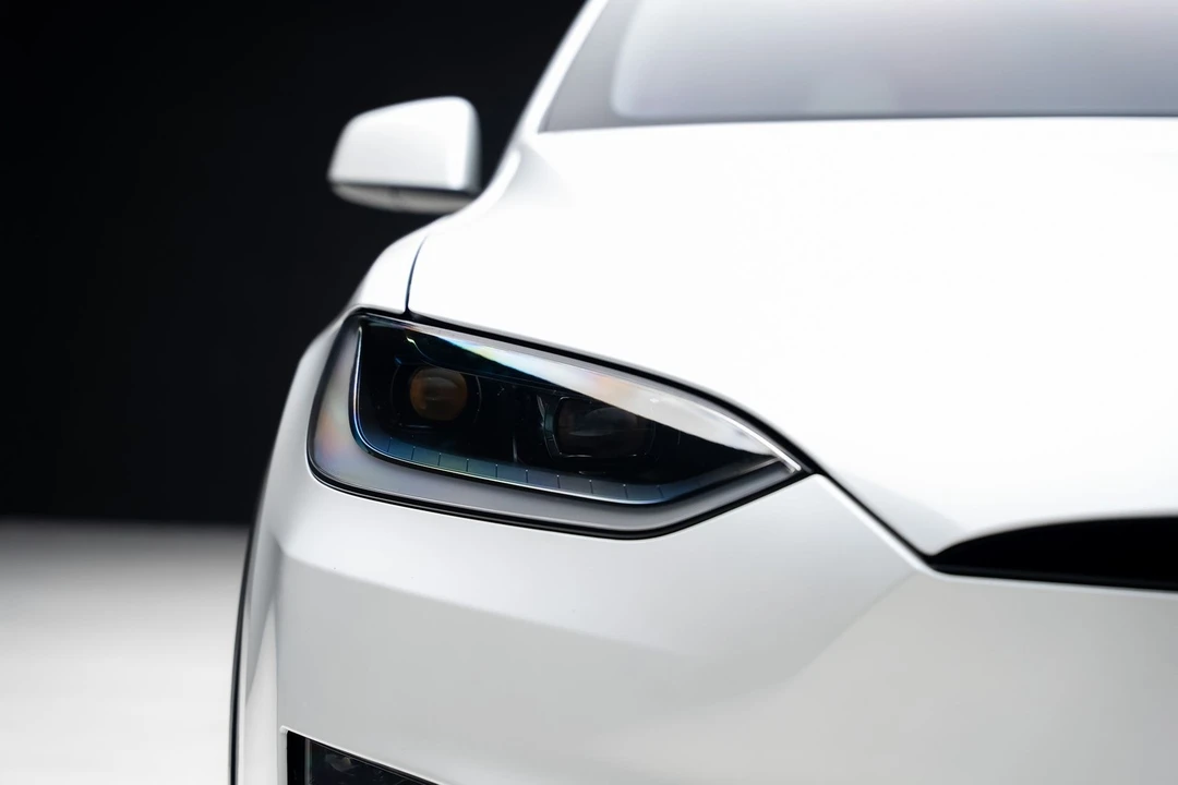 2023 Tesla Model X Plaid - Image 9 of 21