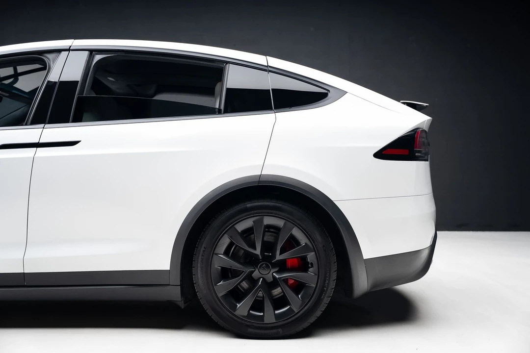 2023 Tesla Model X Plaid - Image 20 of 21