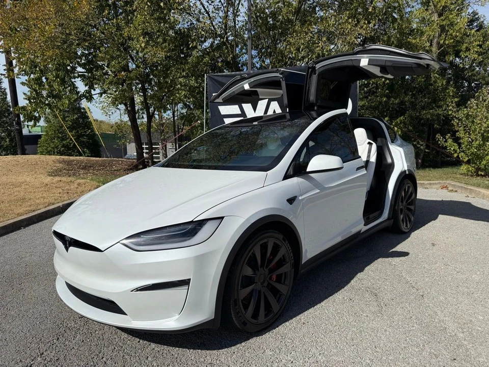 2023 Tesla Model X Plaid - Image 13 of 14