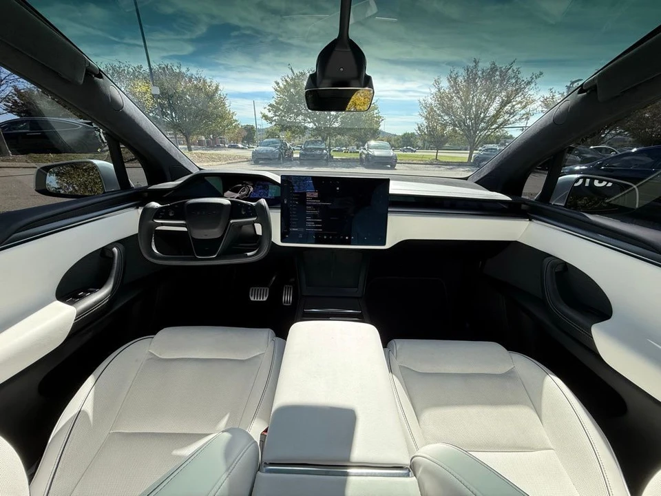 2023 Tesla Model X Plaid - Image 10 of 14