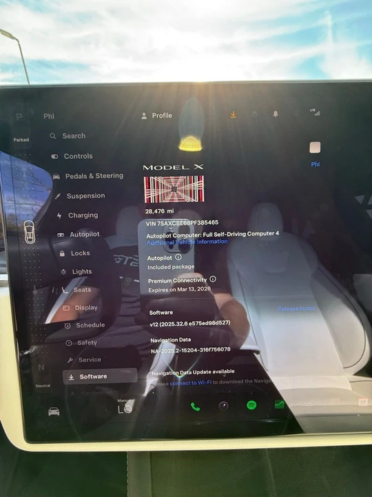 2023 Tesla Model X Plaid - Image 11 of 14