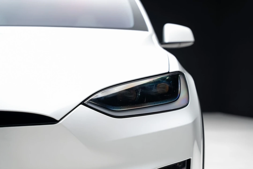 2023 Tesla Model X Plaid - Image 10 of 21