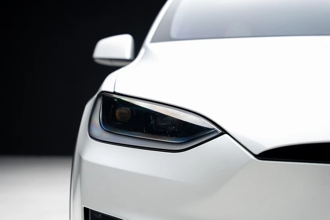 2023 Tesla Model X Plaid - Image 9 of 21
