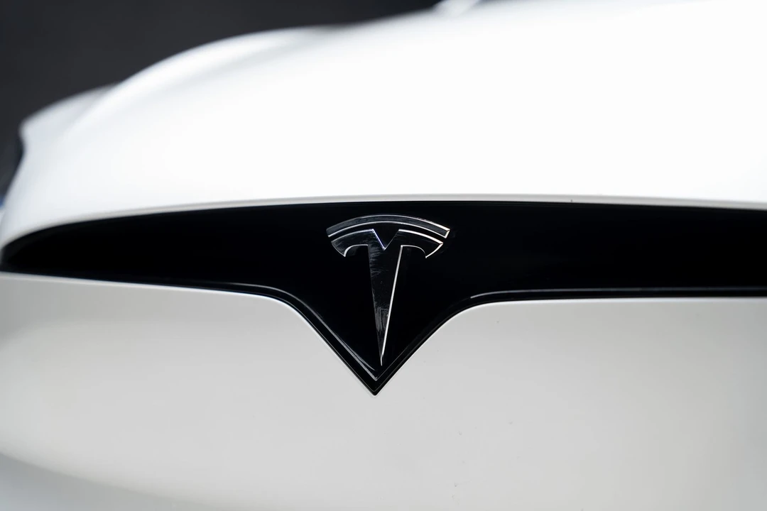 2023 Tesla Model X Plaid - Image 13 of 21