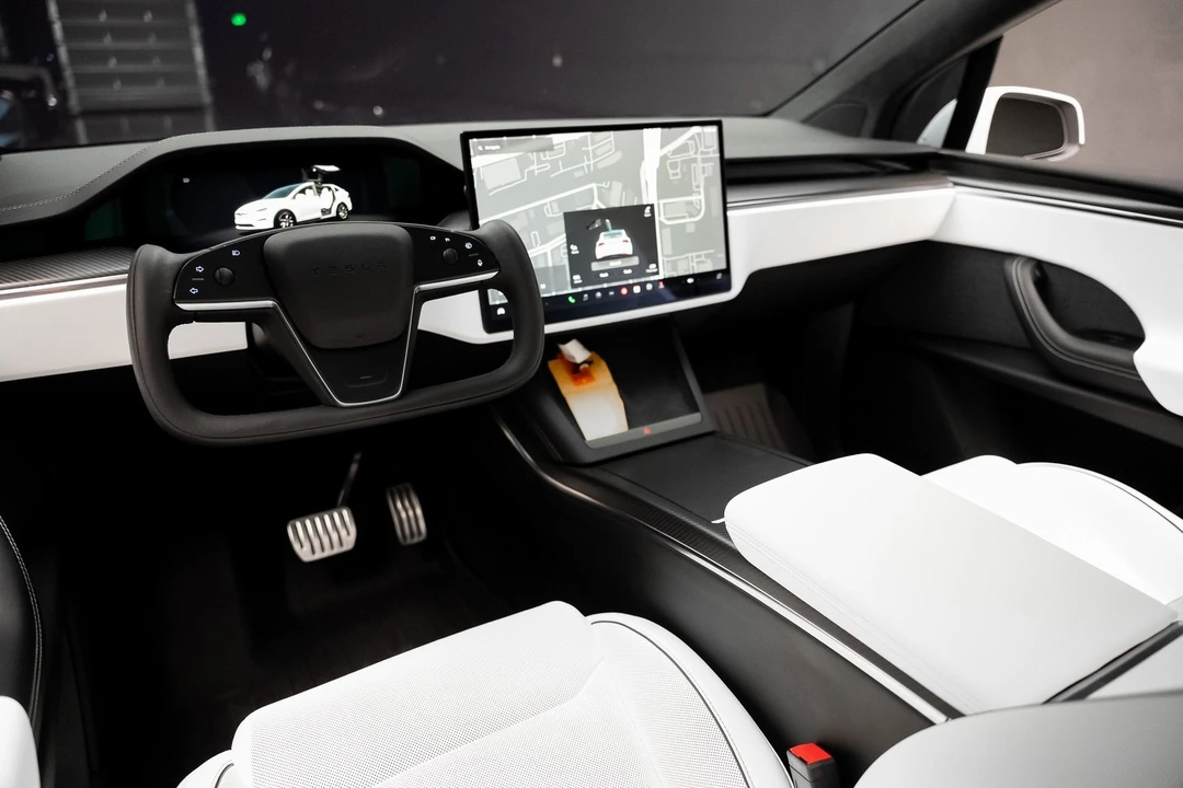 2023 Tesla Model X Plaid - Image 2 of 21