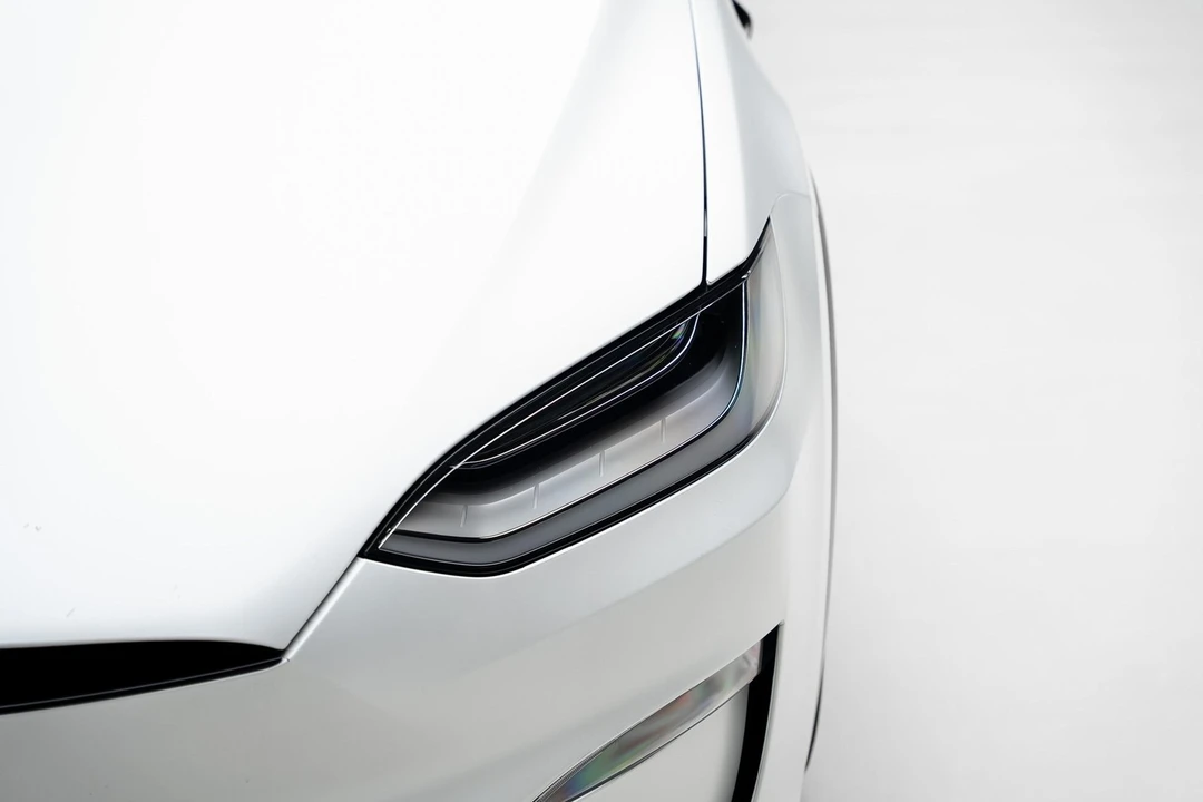 2023 Tesla Model X Plaid - Image 10 of 12