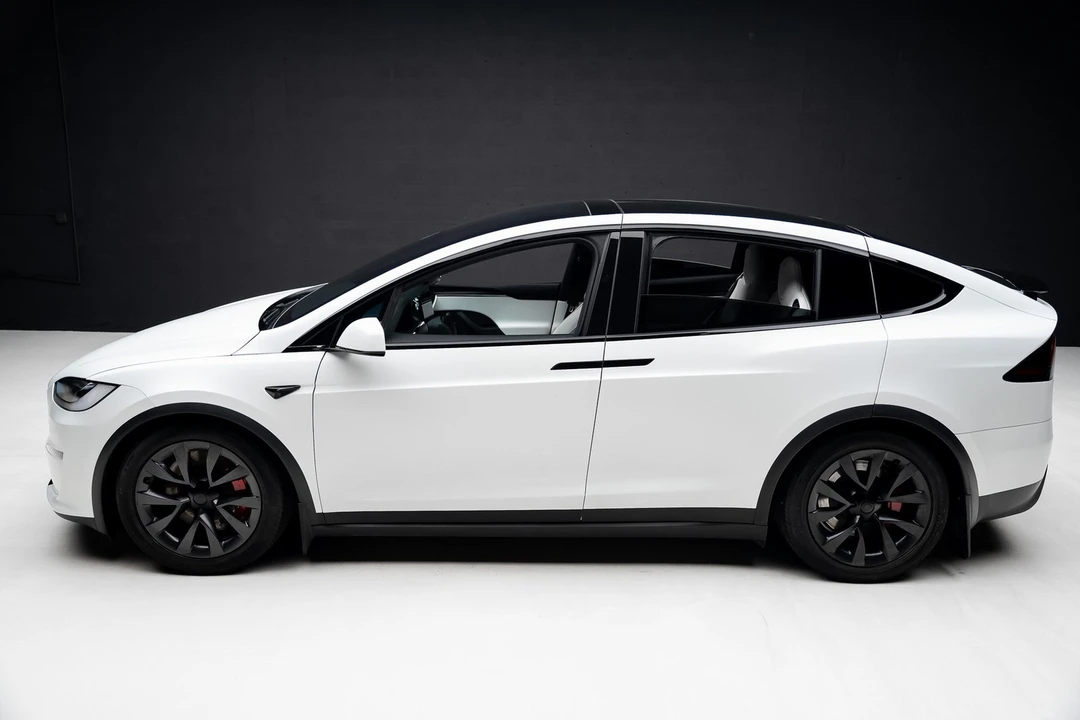 2023 Tesla Model X Plaid - Image 15 of 21