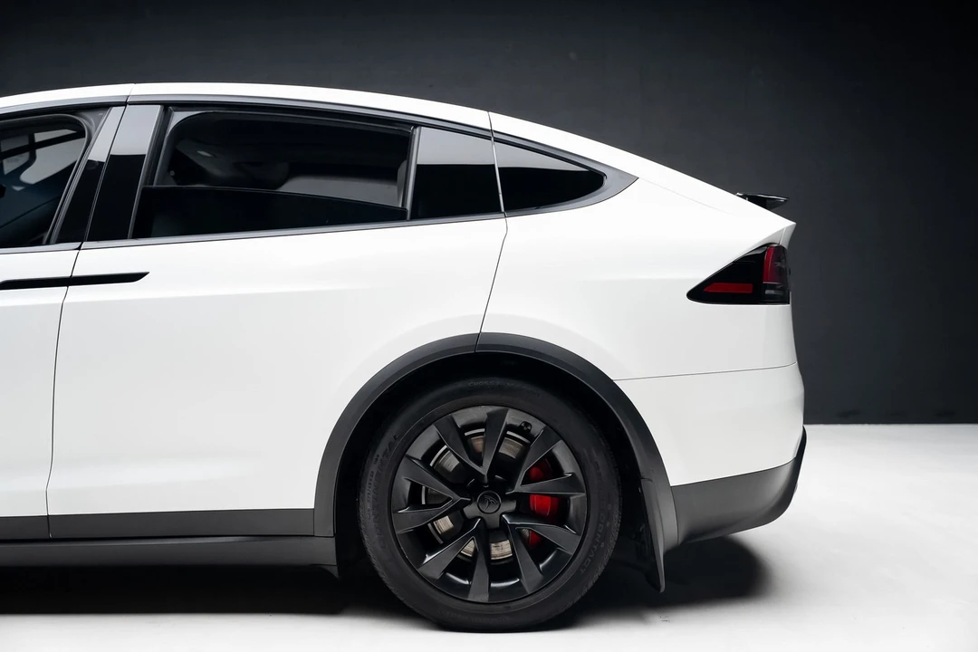 2023 Tesla Model X Plaid - Image 19 of 21