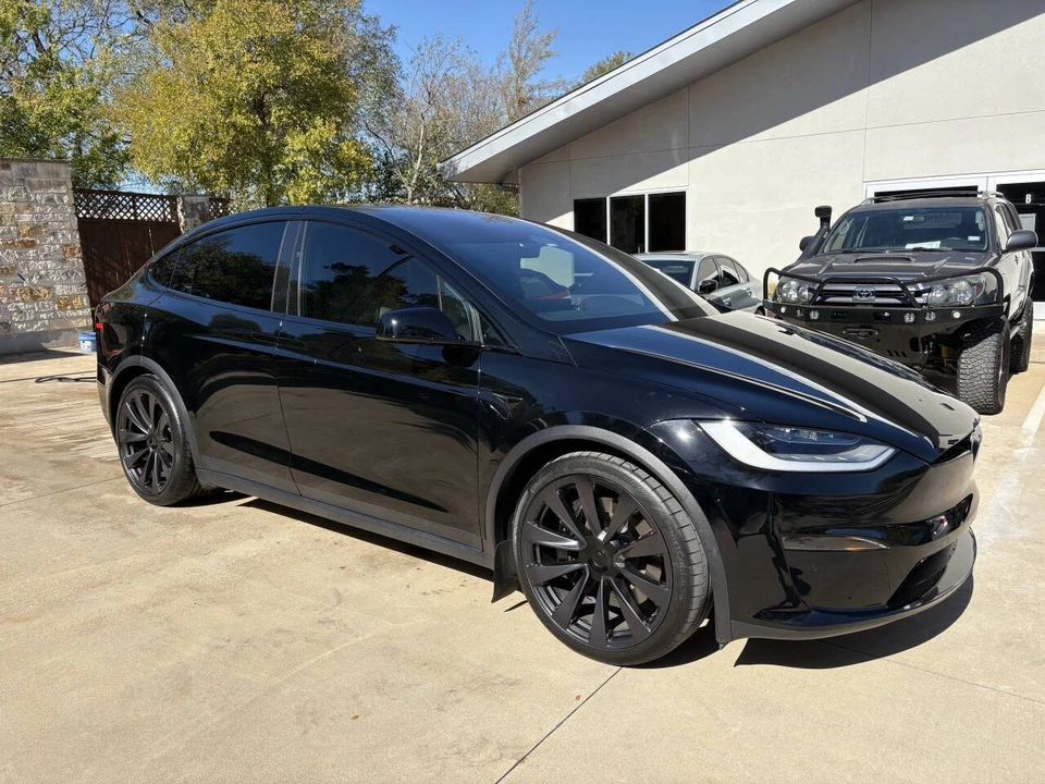 2023 Tesla Model X Plaid - Image 2 of 21