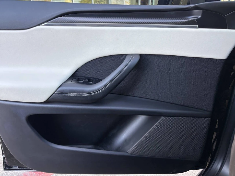 2023 Tesla Model X Plaid - Image 15 of 21
