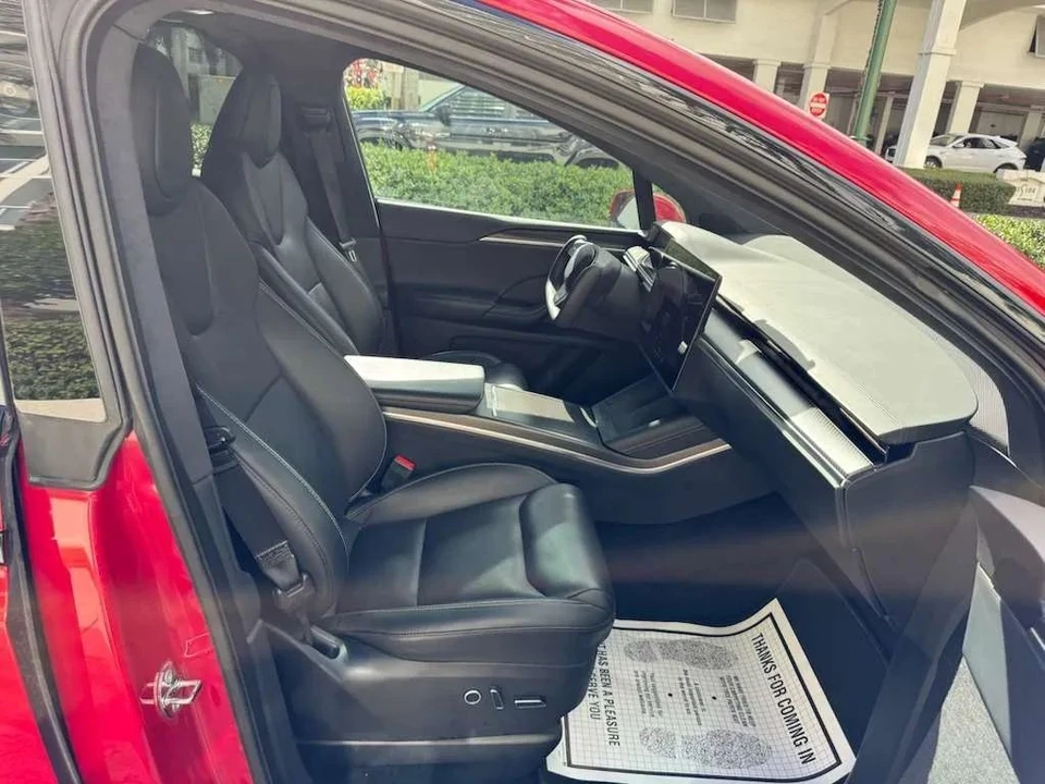 2023 Tesla Model X Plaid - Image 8 of 12