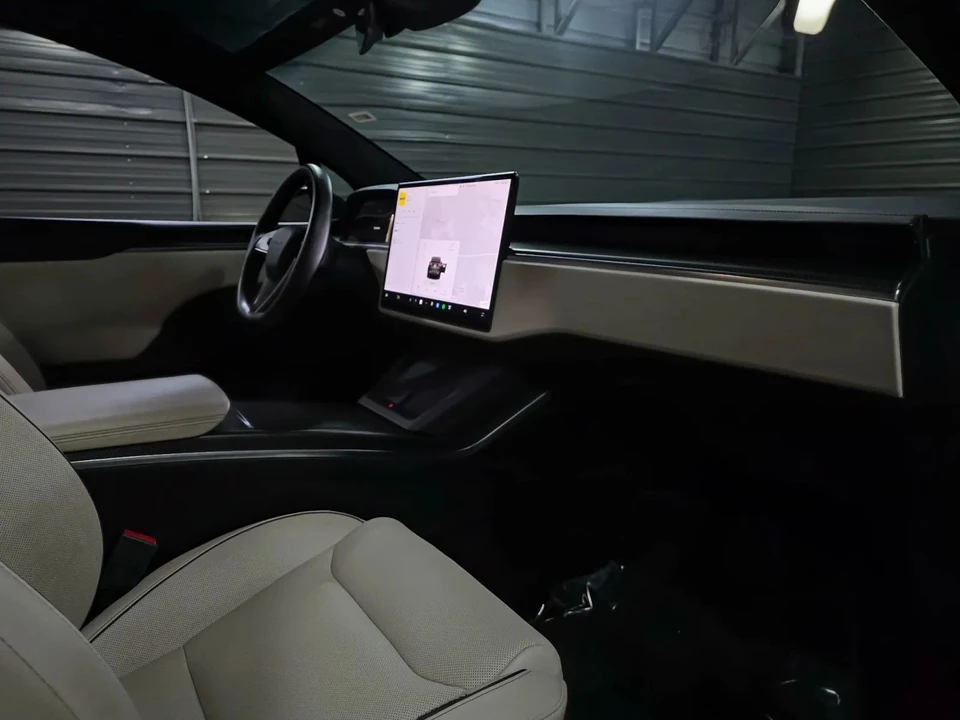 2023 Tesla Model X Plaid - Image 12 of 12
