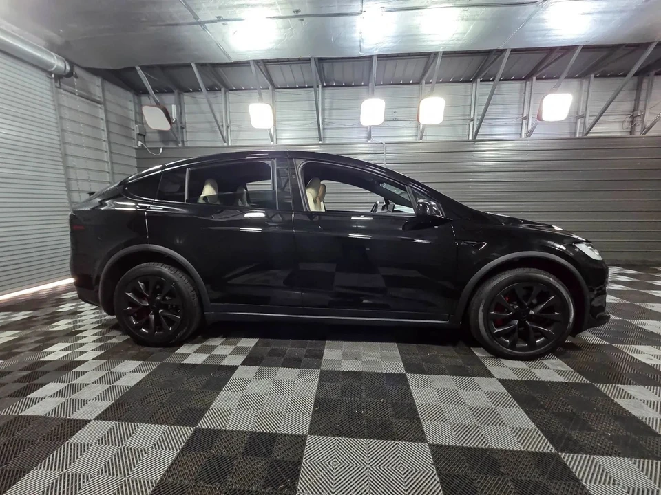 2023 Tesla Model X Plaid - Image 9 of 12