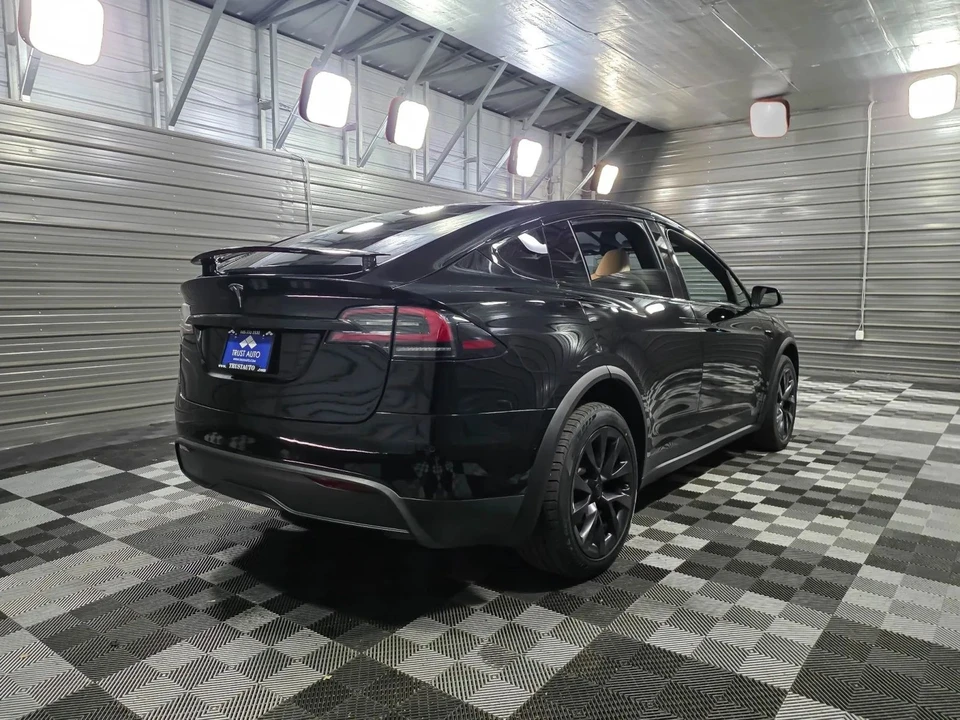 2023 Tesla Model X Plaid - Image 5 of 12