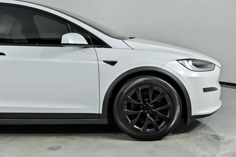 2023 Tesla Model X Plaid - Image 14 of 21
