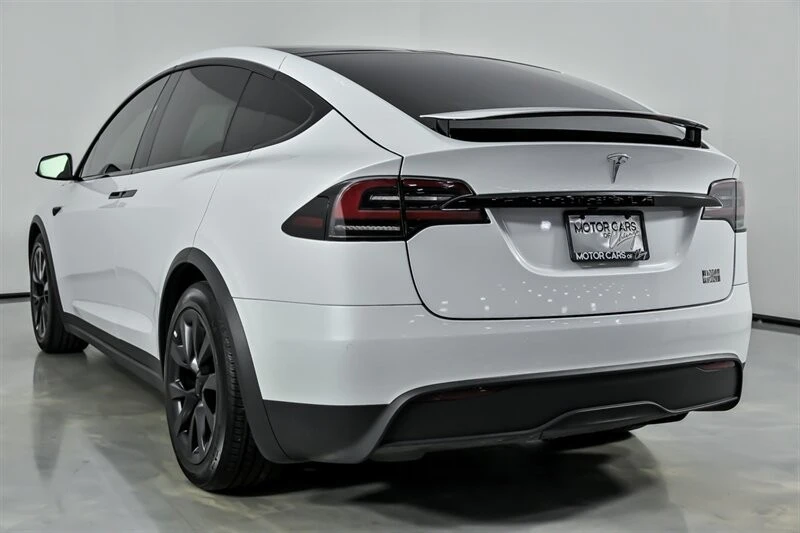 2023 Tesla Model X Plaid - Image 9 of 21