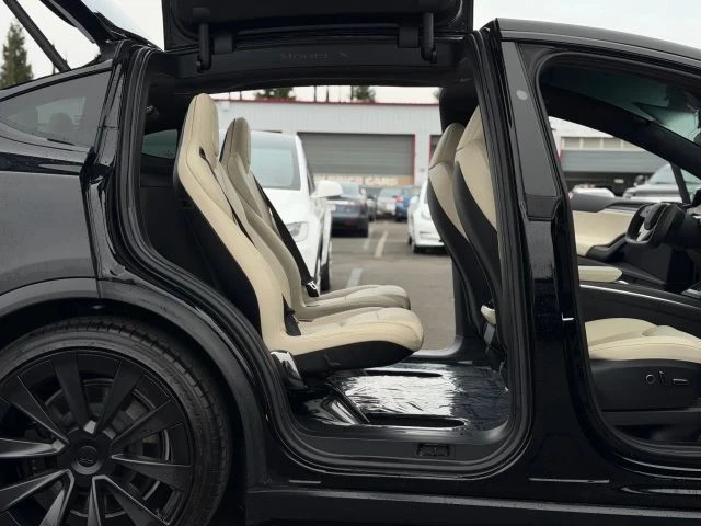 2023 Tesla Model X Plaid - Image 18 of 21