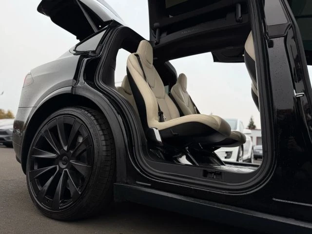 2023 Tesla Model X Plaid - Image 19 of 21