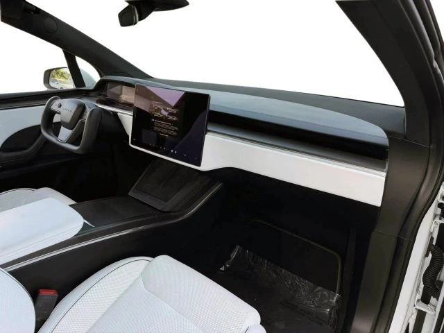 2023 Tesla Model X Plaid - Image 18 of 21