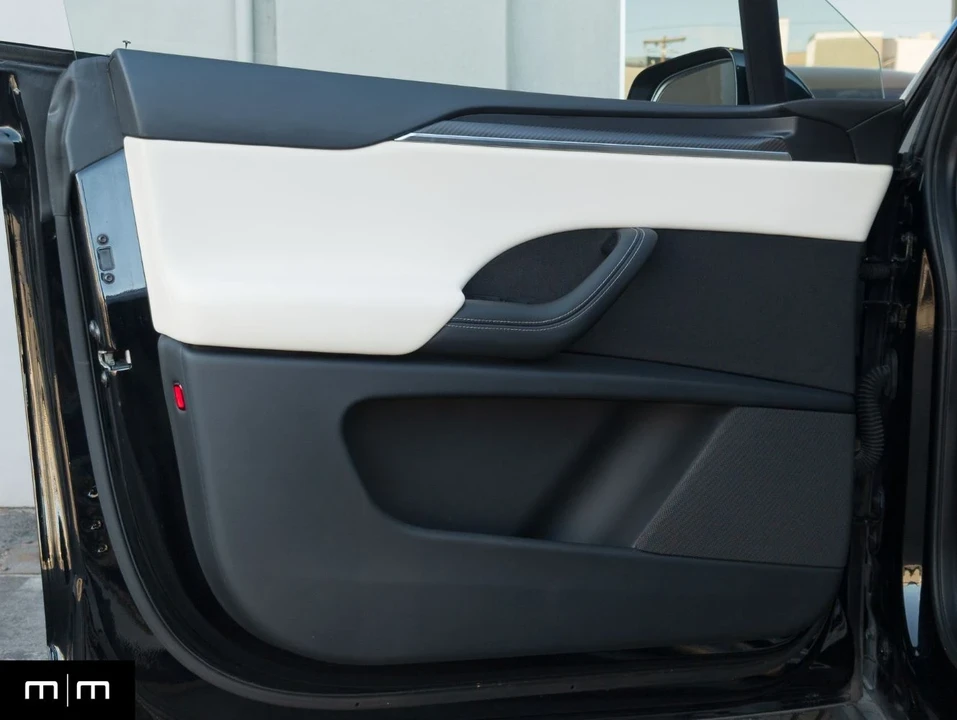 2023 Tesla Model X Plaid - Image 19 of 21