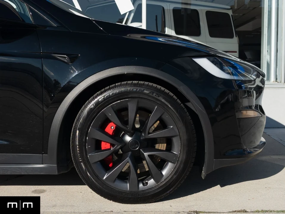 2023 Tesla Model X Plaid - Image 12 of 21