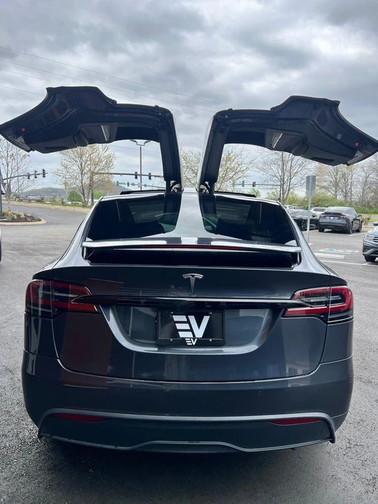 2023 Tesla Model X - Image 6 of 20