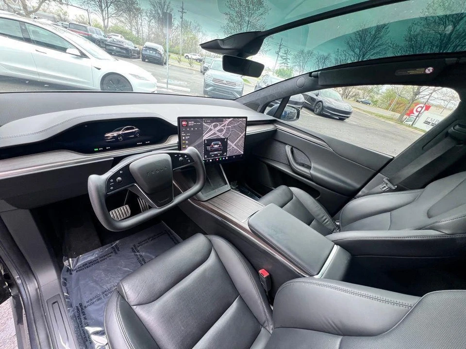 2023 Tesla Model X - Image 13 of 20
