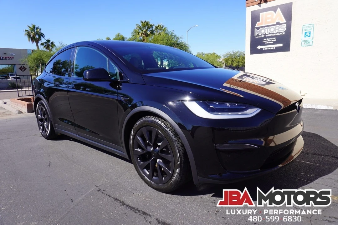2023 Tesla Model X - Image 2 of 12