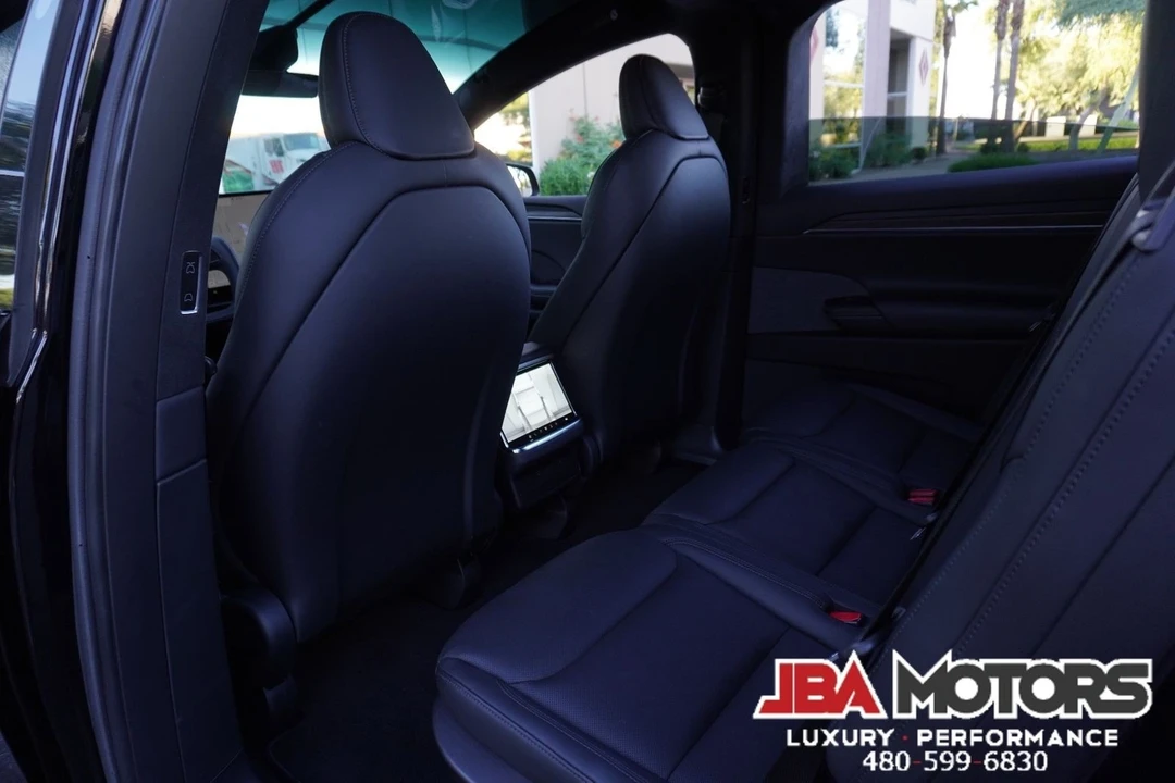 2023 Tesla Model X - Image 6 of 12