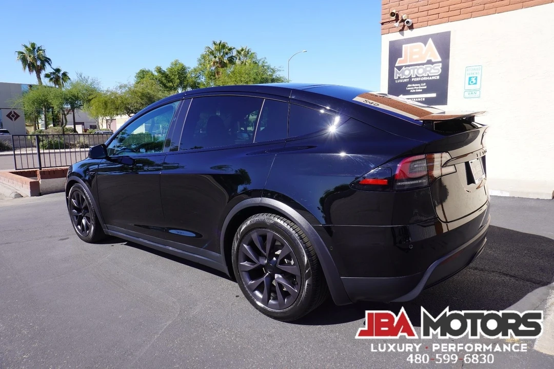 2023 Tesla Model X - Image 4 of 12